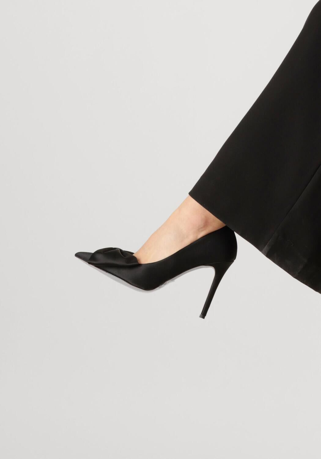 Schwarze OMODA ATELIER Pumps X IRIS - DAE - large