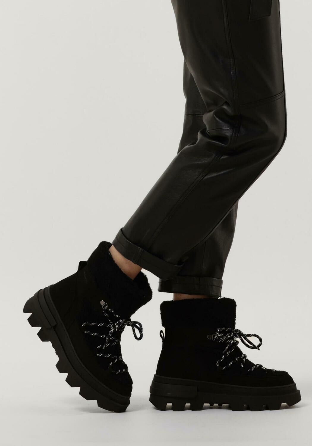 Schwarze B.L.A.H. Snowboots ELISABETE - large