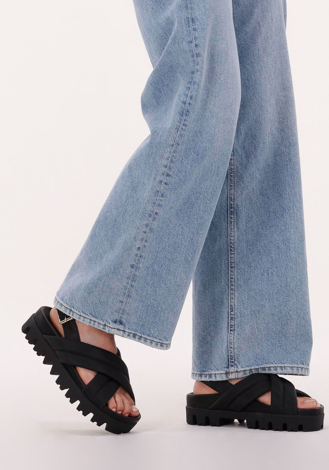 Schwarze INUOVO Sandalen 22868008 - large