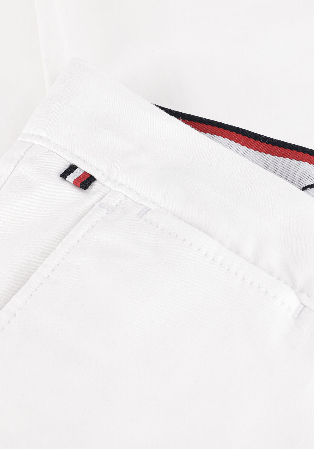 Wei&szlig;e TOMMY HILFIGER Chino BLEECKER TH FLEX SATIN - large