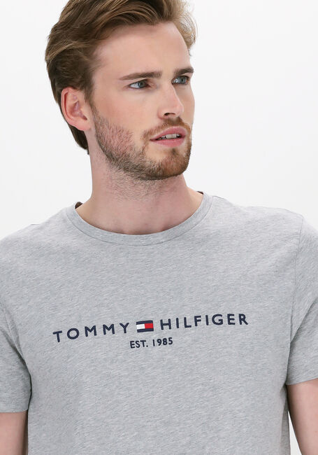 Graue TOMMY HILFIGER T-shirt TOMMY LOGO TEE - large