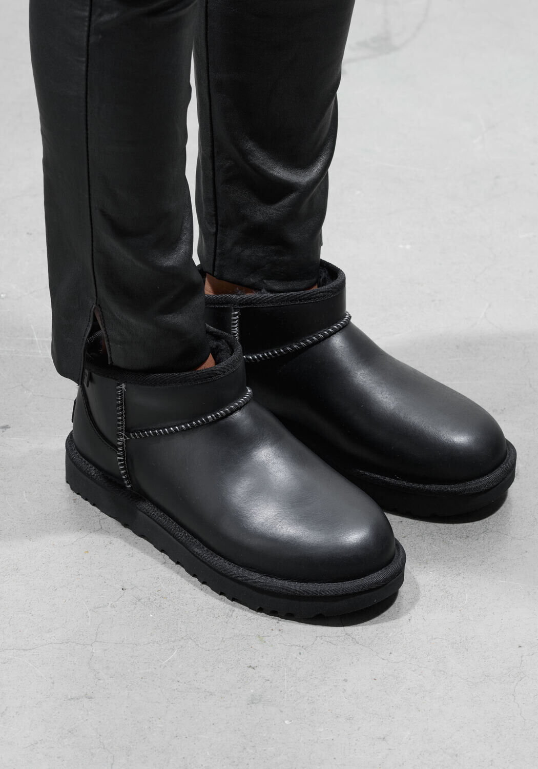 Classic Short Leather Boots Ugg Boots Glattleder Schwarz Classic