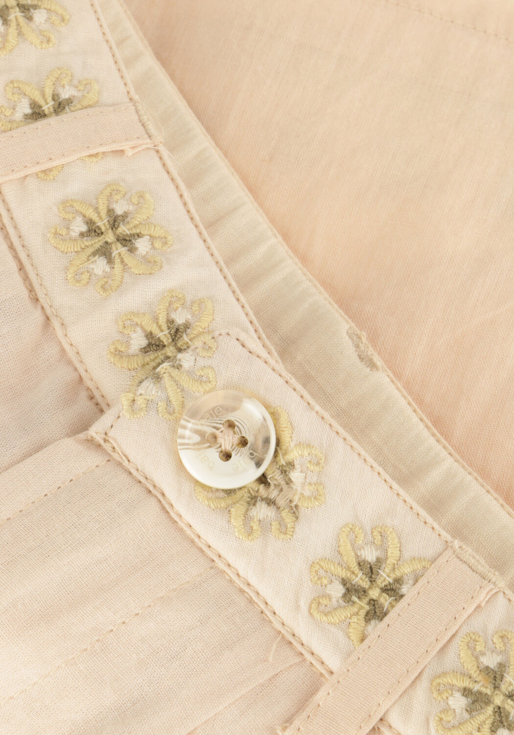 Hell-Pink BAJE STUDIO Kurze Hose OVAIA - large