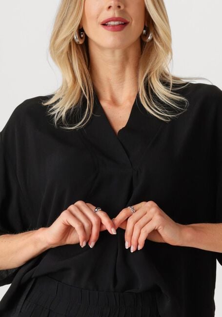Schwarze BY-BAR Blusen OWEN VISCOSE BLOUSE - large