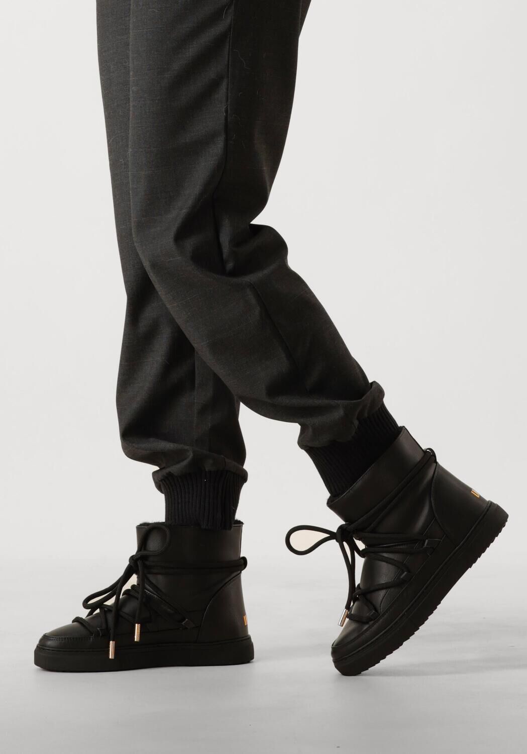 Schwarze INUIKII Winterstiefel GRAPE - large