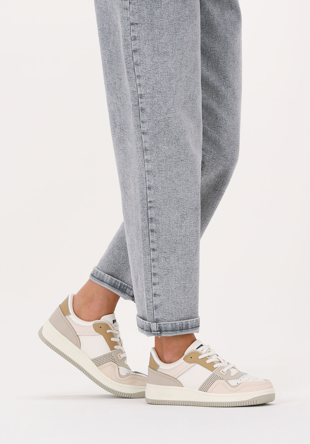 Beige TOMMY JEANS Sneaker Low ELEVATED BASKET WMN - large