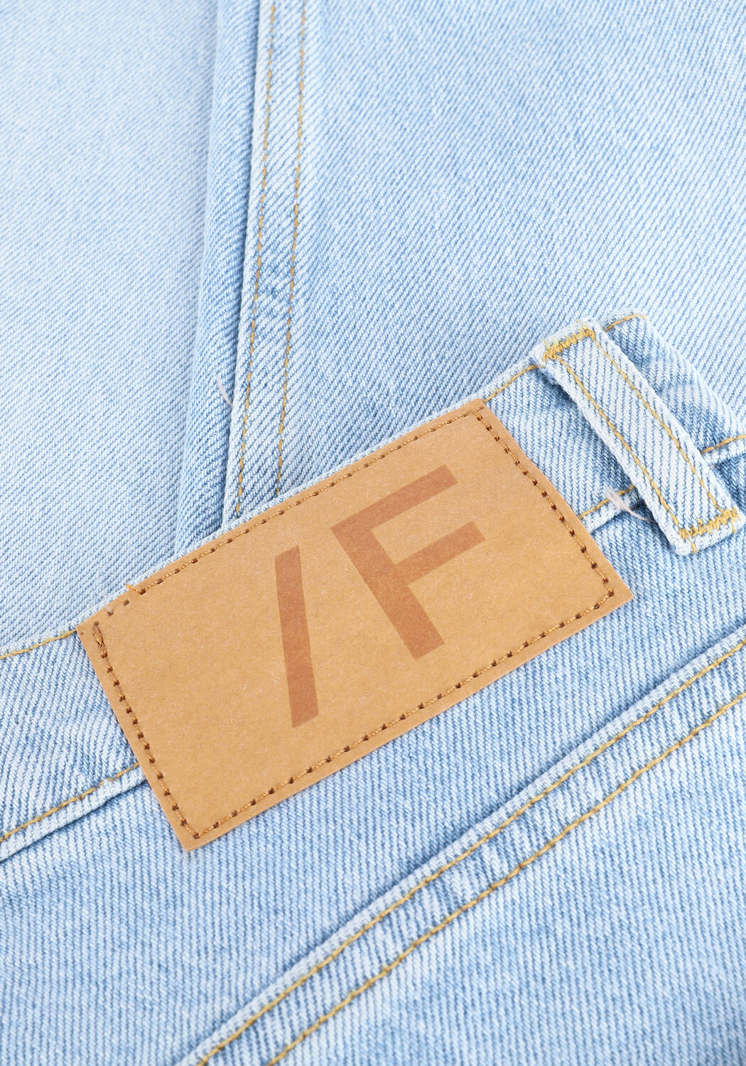 Hellblau SELECTED WOMEN Mom jeans RITA HW MOM LIGHT BLUE JEANS - large