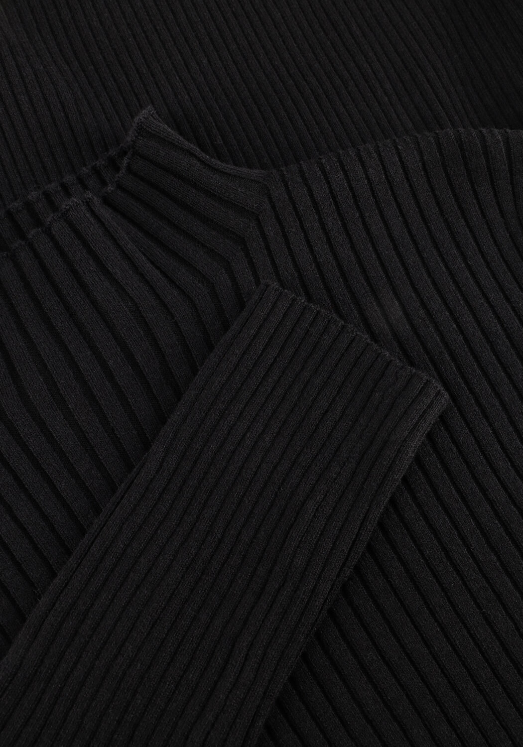 Schwarze EDITED Midikleid HADA DRESS - large