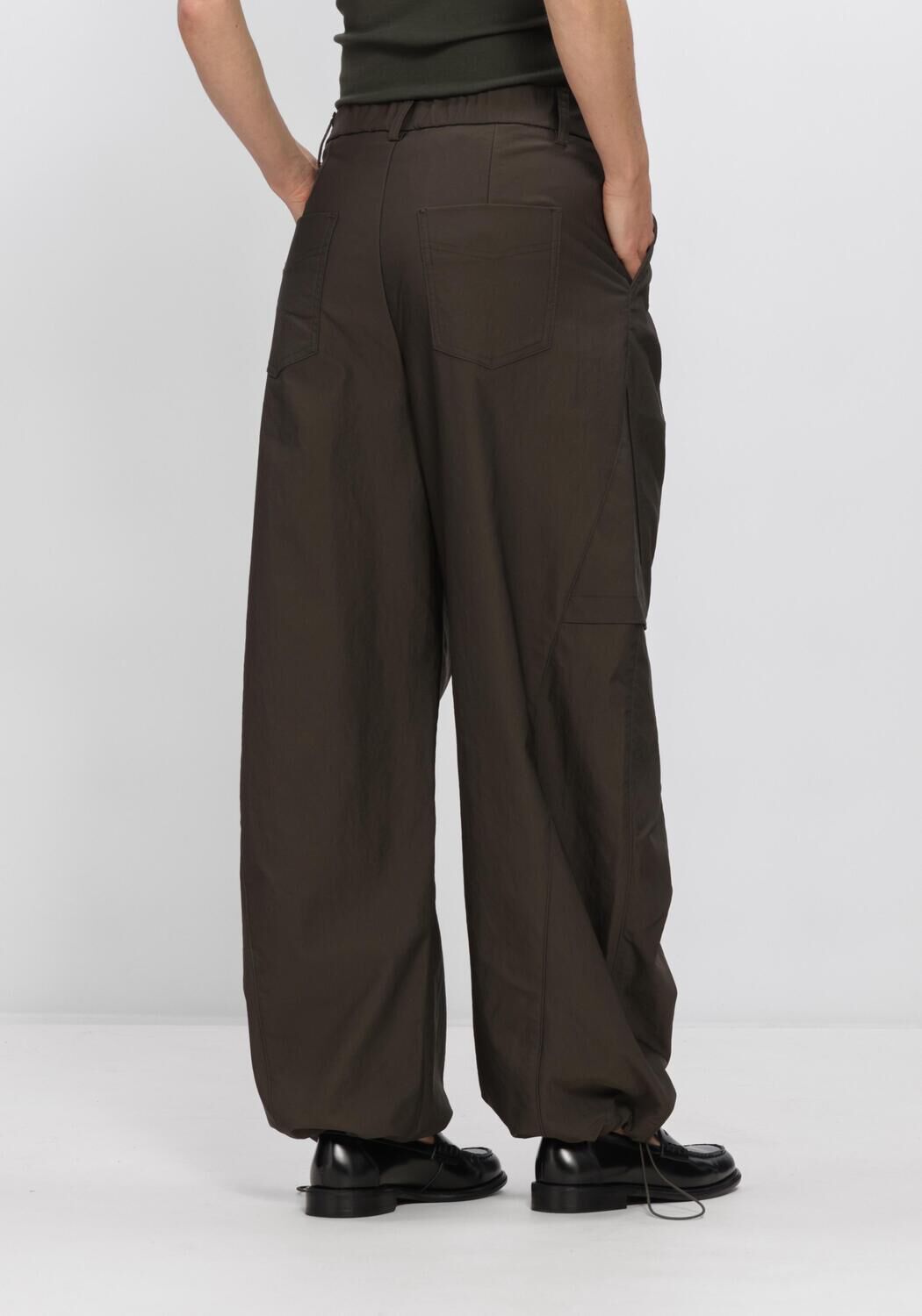 Dunkelgr&uuml;n WITHBLACK Cargohosen WBLTHELMA TRACK PANT - large