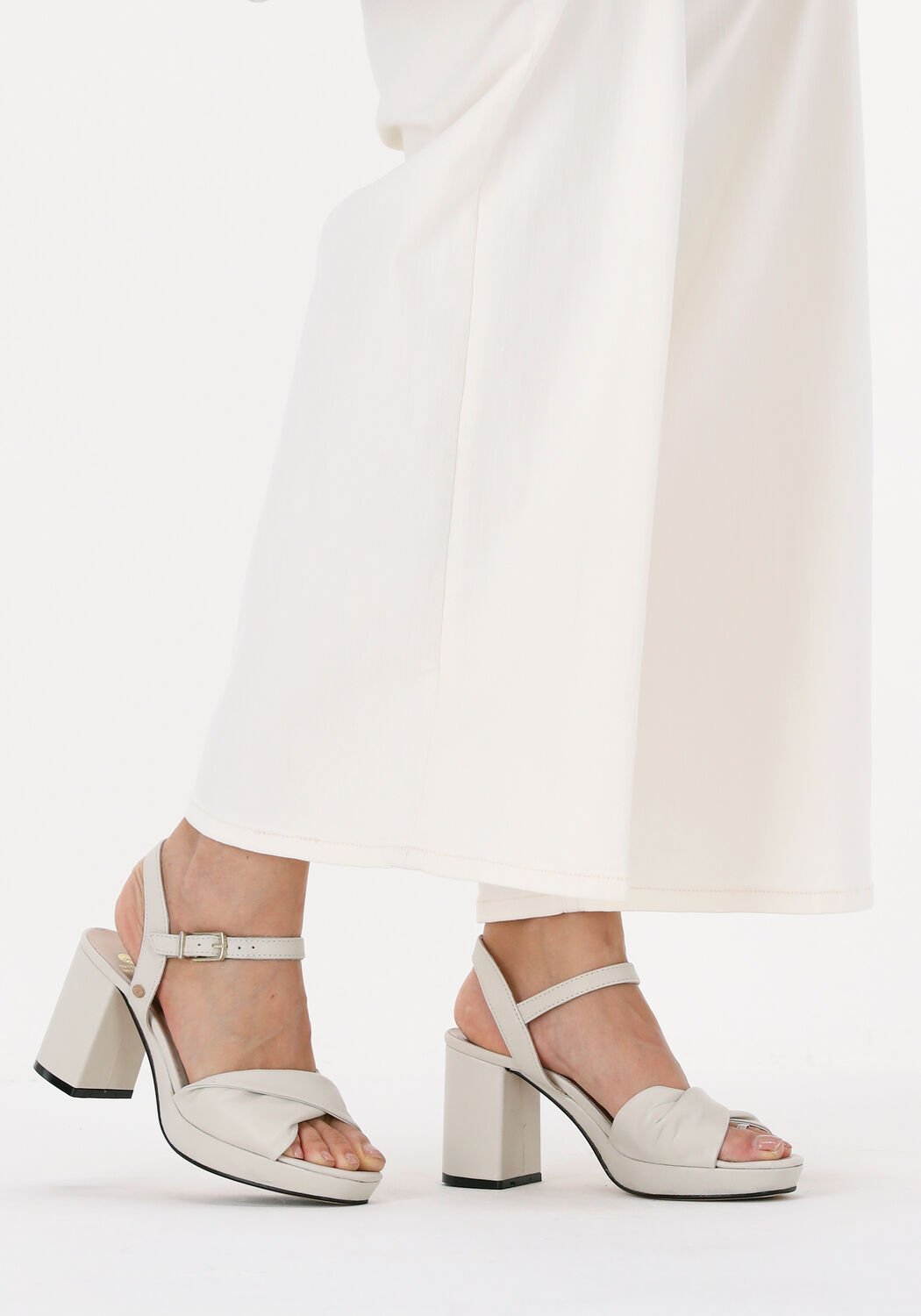 Wei&szlig;e FRED DE LA BRETONIERE Sandalen 163010111 - large