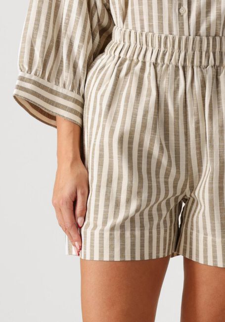 Weiße KNIT-TED Kurze Hose MALIN - large
