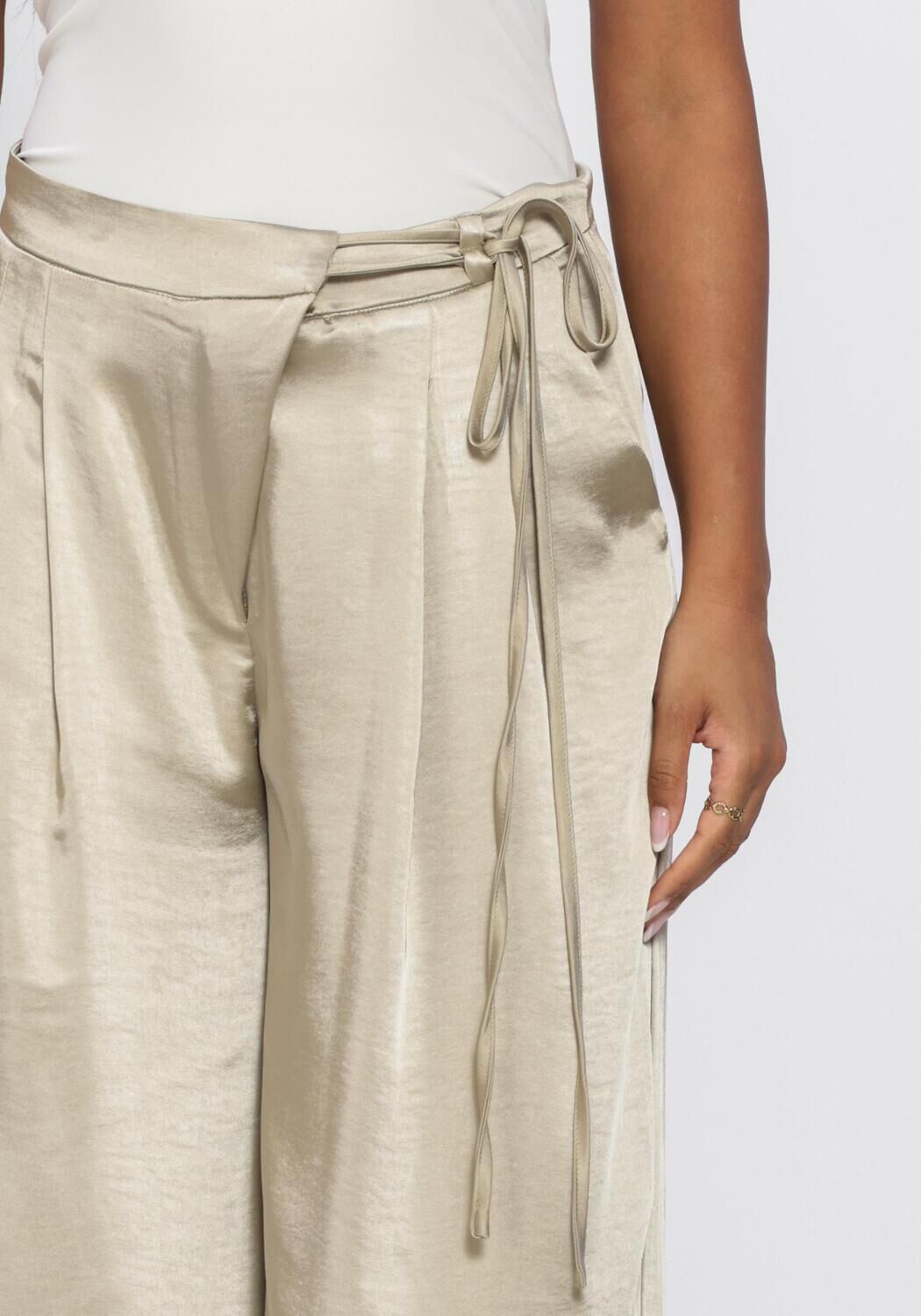 Beige EDITED Weite Hose KATIE TROUSERS - large