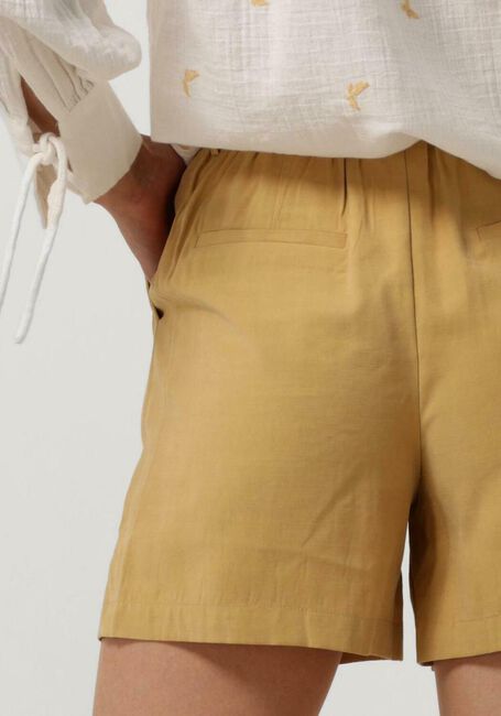 Gelbe Y.A.S. Hosen YASPETRINA HMW SHORTS - large