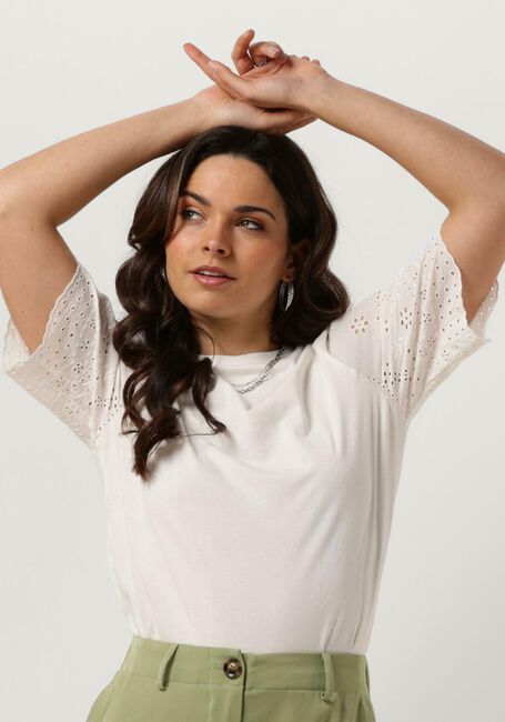 Weiße Y.A.S. T-shirt YASLEX SS TOP W. EMB SLEEVES S. - large