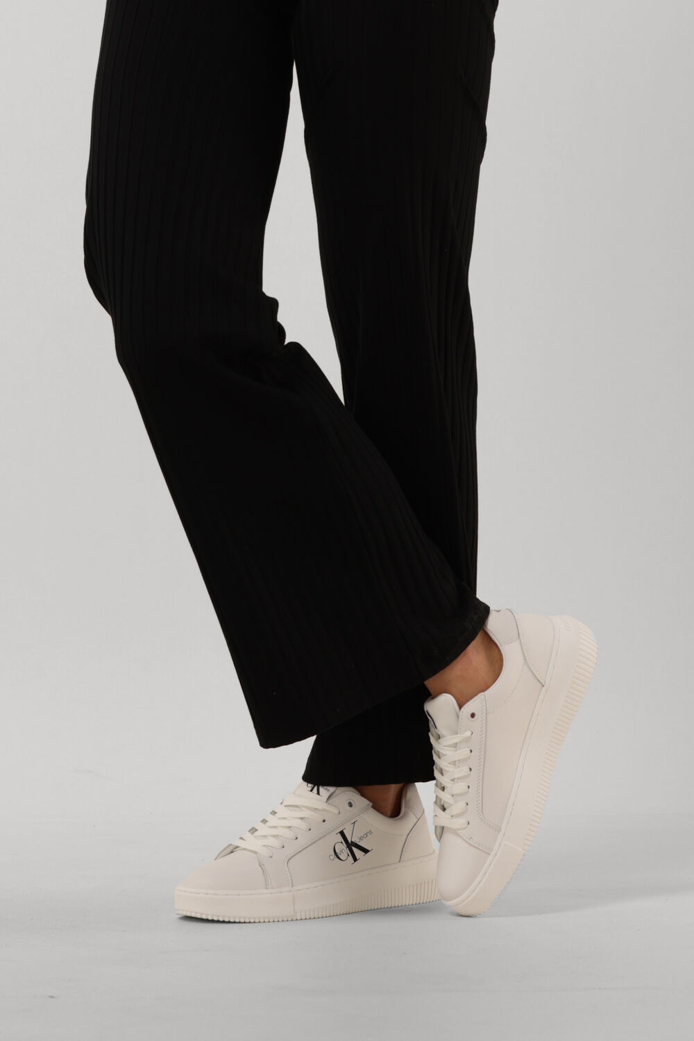 Wei&szlig;e CALVIN KLEIN Sneaker Low CHUNKY CUPSOLE LAC UP DAMES - large