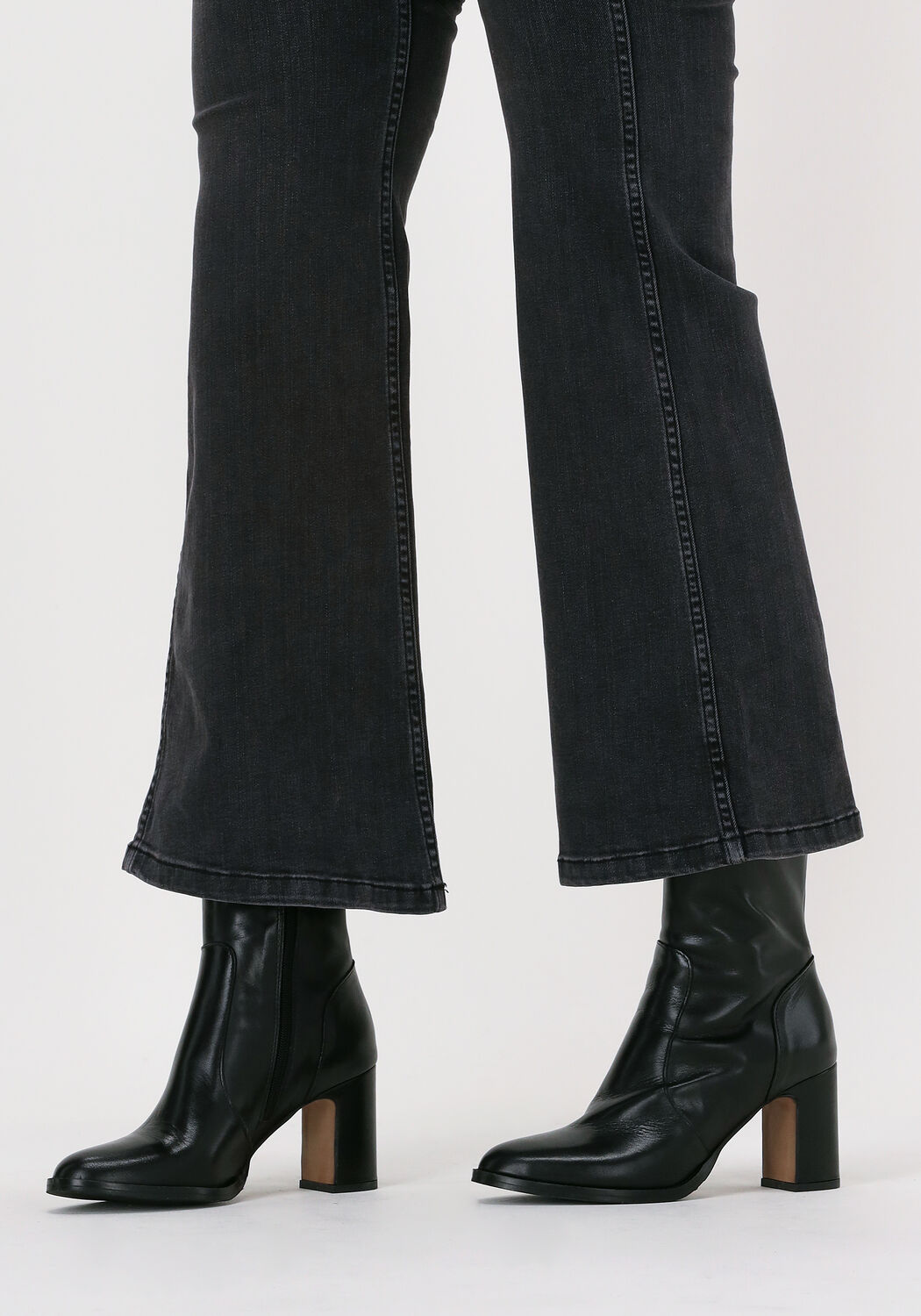 Schwarze NOTRE-V Stiefeletten AN282 - large