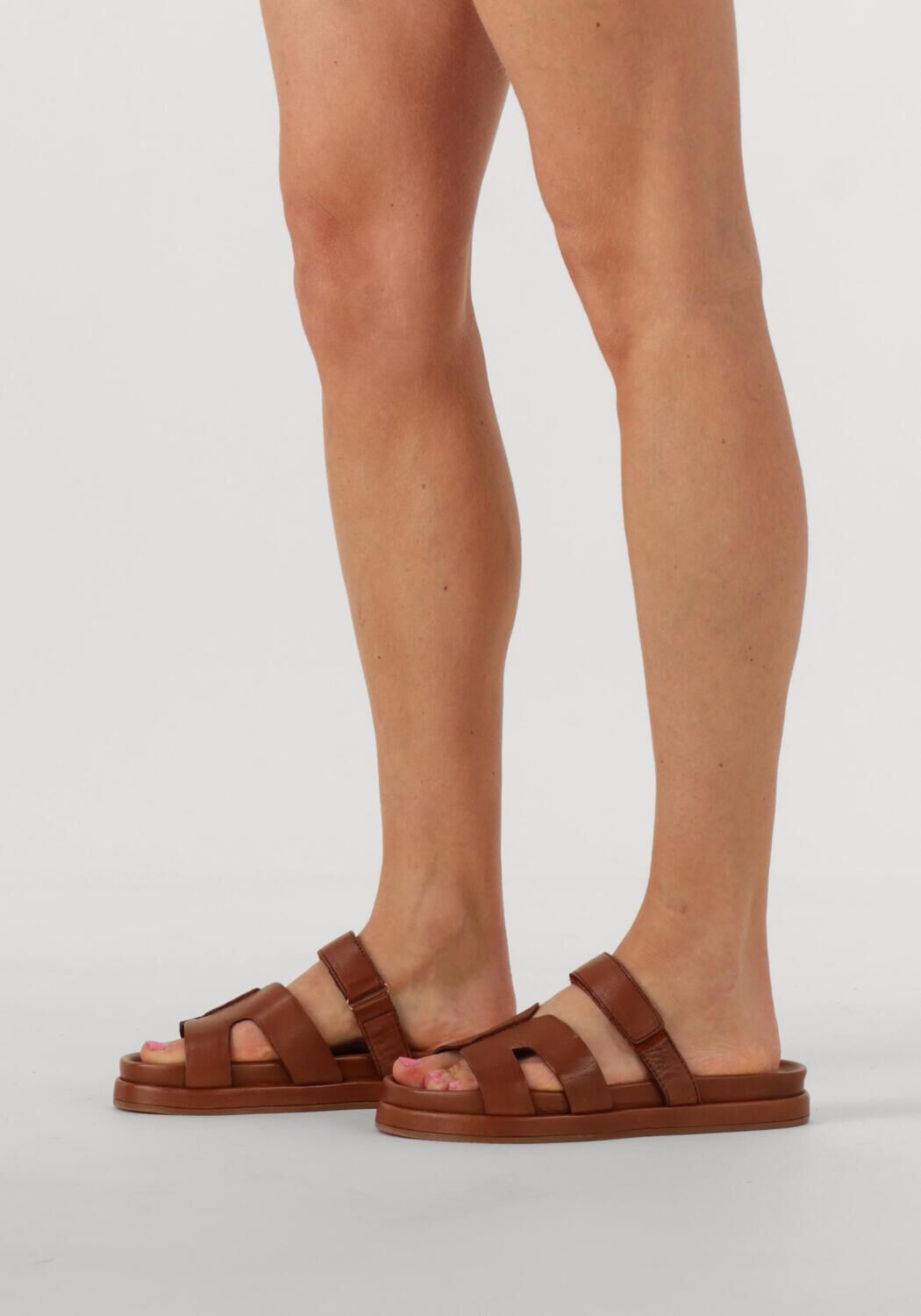 Cognacfarbene BLASZ Pantolette MAGIC-43 - large