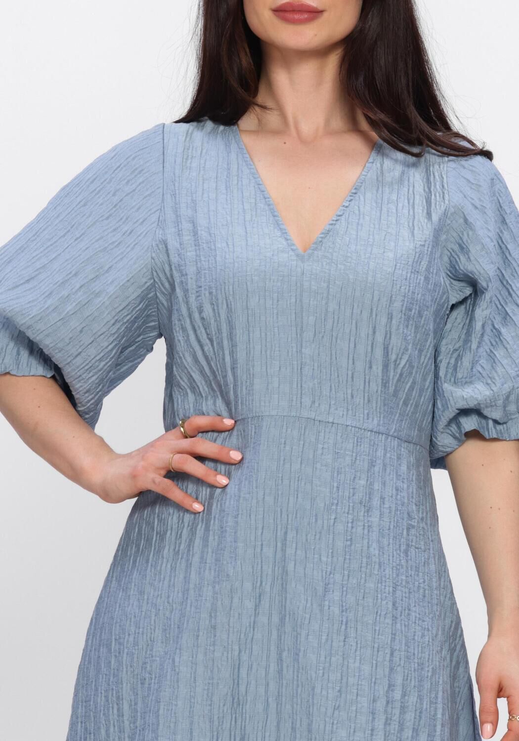 Blaue SELECTED WOMEN Midikleid SLFMADDIE SS CLOSED BACK MIDI DRESS - large