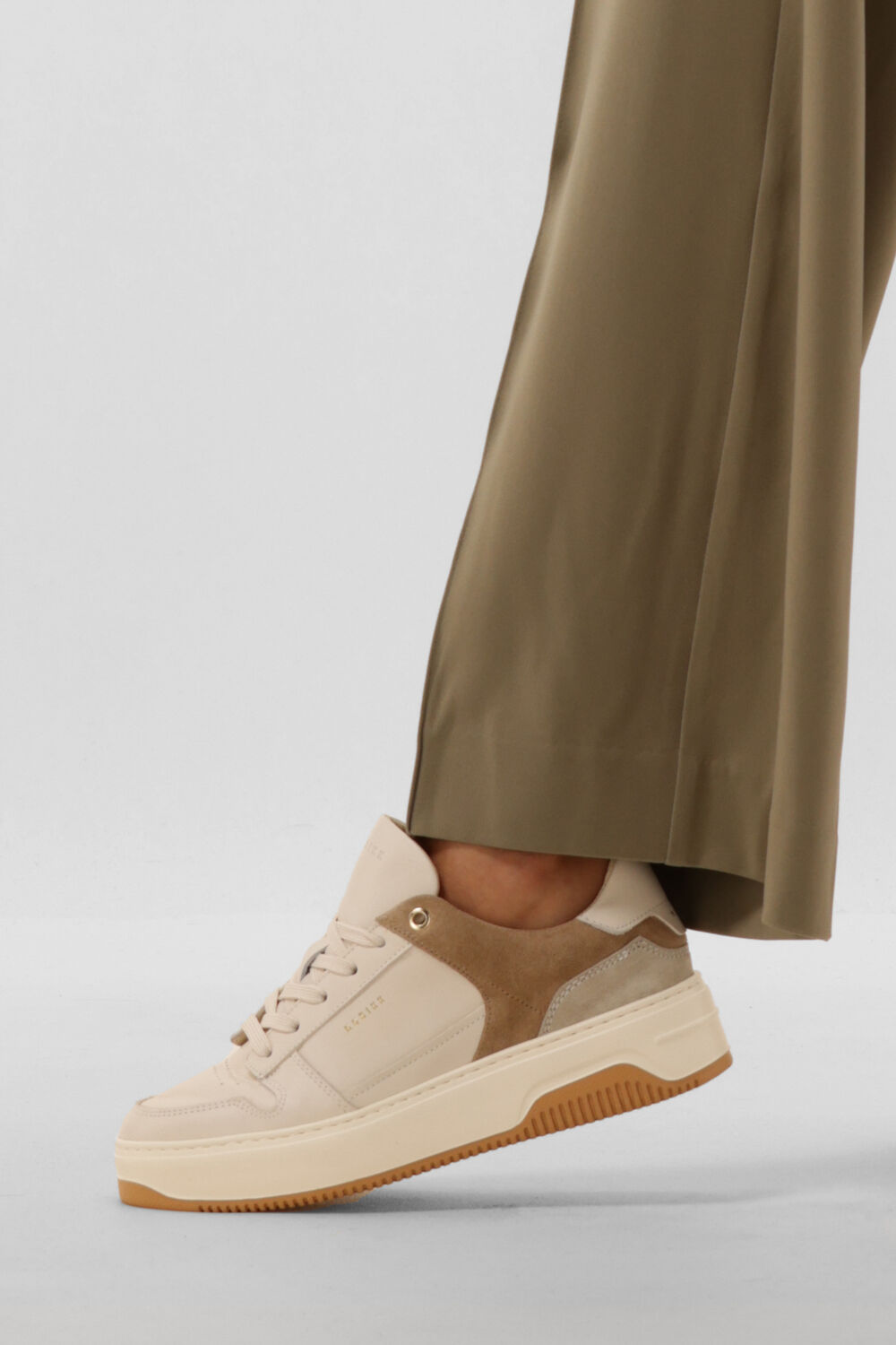 Wei&szlig;e NUBIKK Sneaker Low BASKET COURT DAMES - large