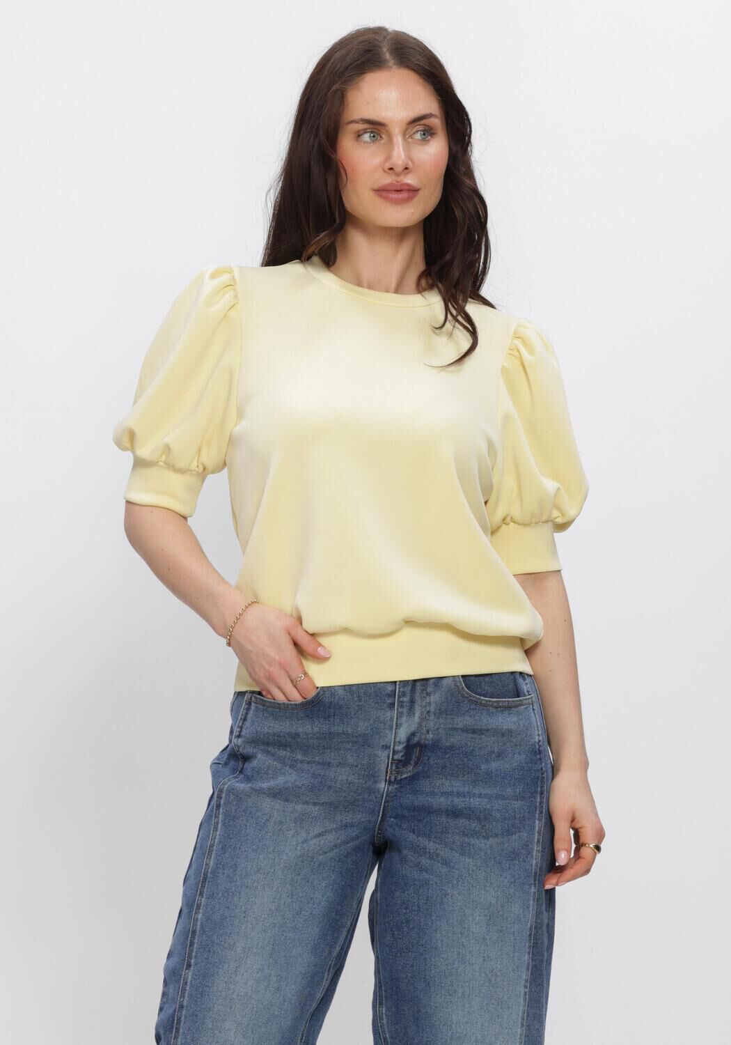 Gelbe MINUS Tops & T-shirts MSLEVINA T-SHIRT - large