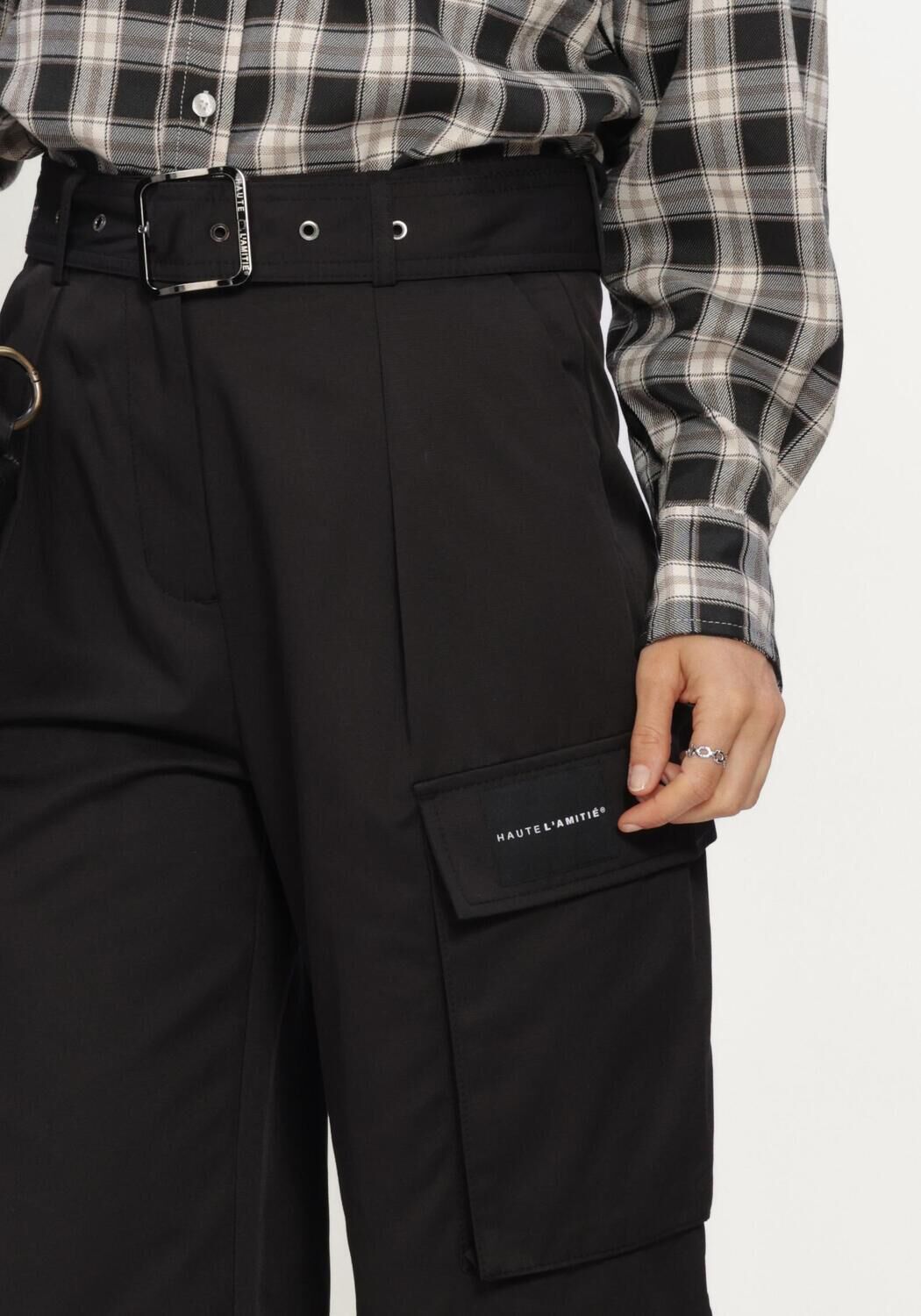 Schwarze HAUTE L'AMITI&Eacute; Hosen RABI CARGO POCKET TALL PANT - large