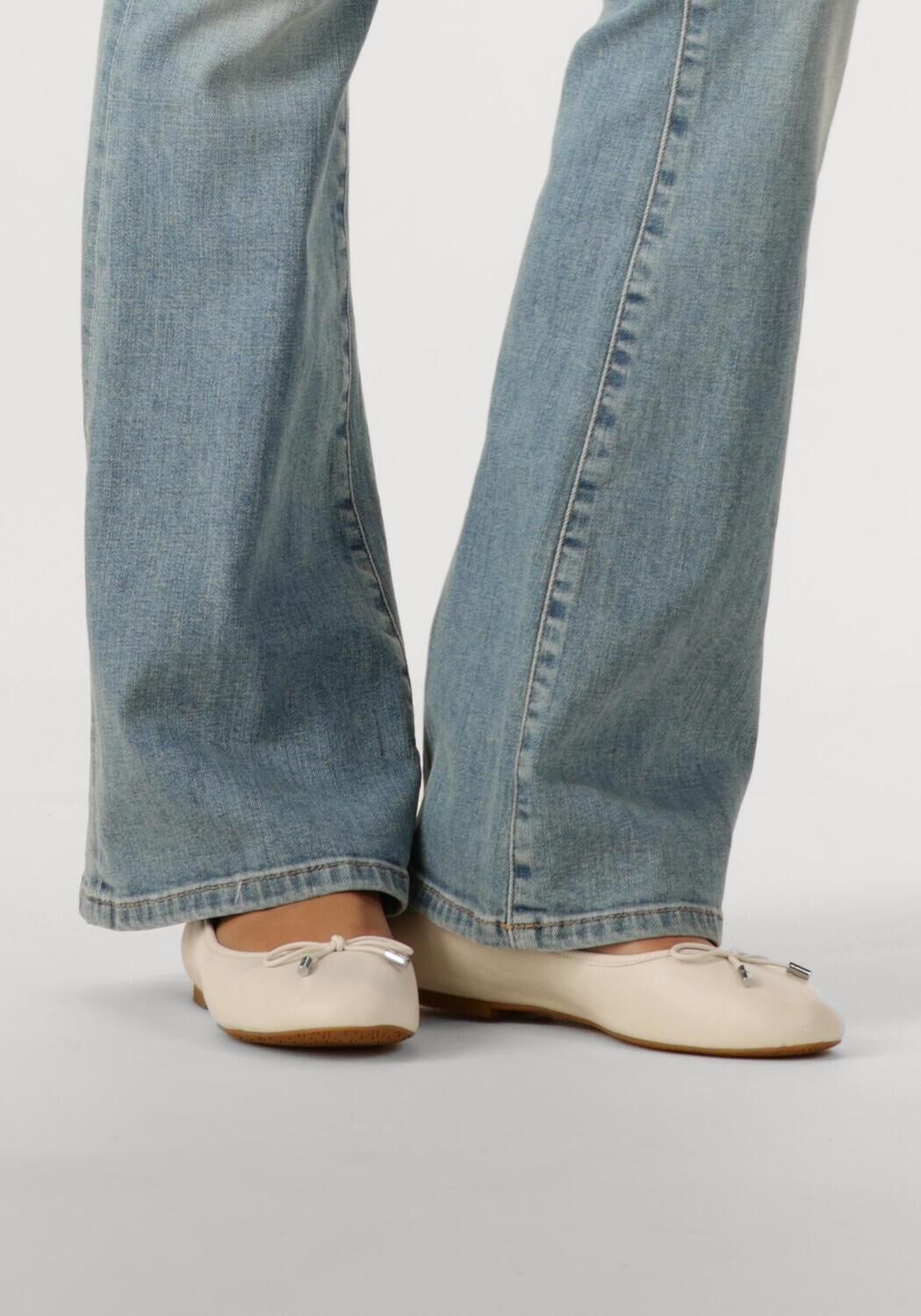 Wei&szlig;e LAUREN RALPH LAUREN Ballerinas JAYNA FLATS BALLET - large