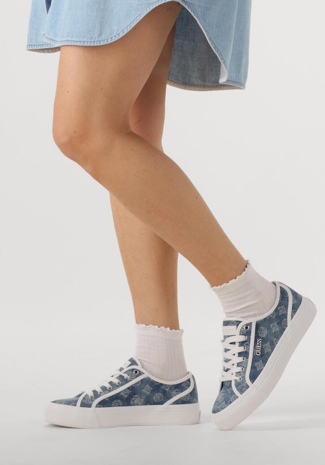 Blaue GUESS Sneaker Low JELEXA - large