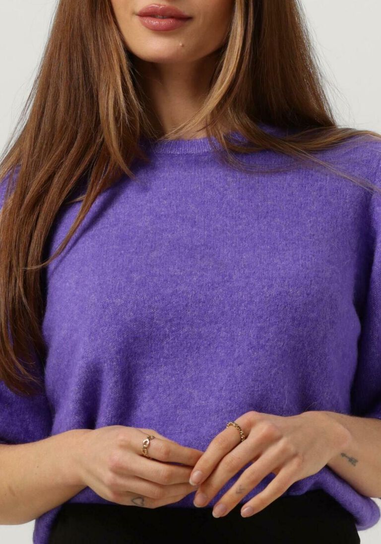 lilane gestuz pullover alphagz tee