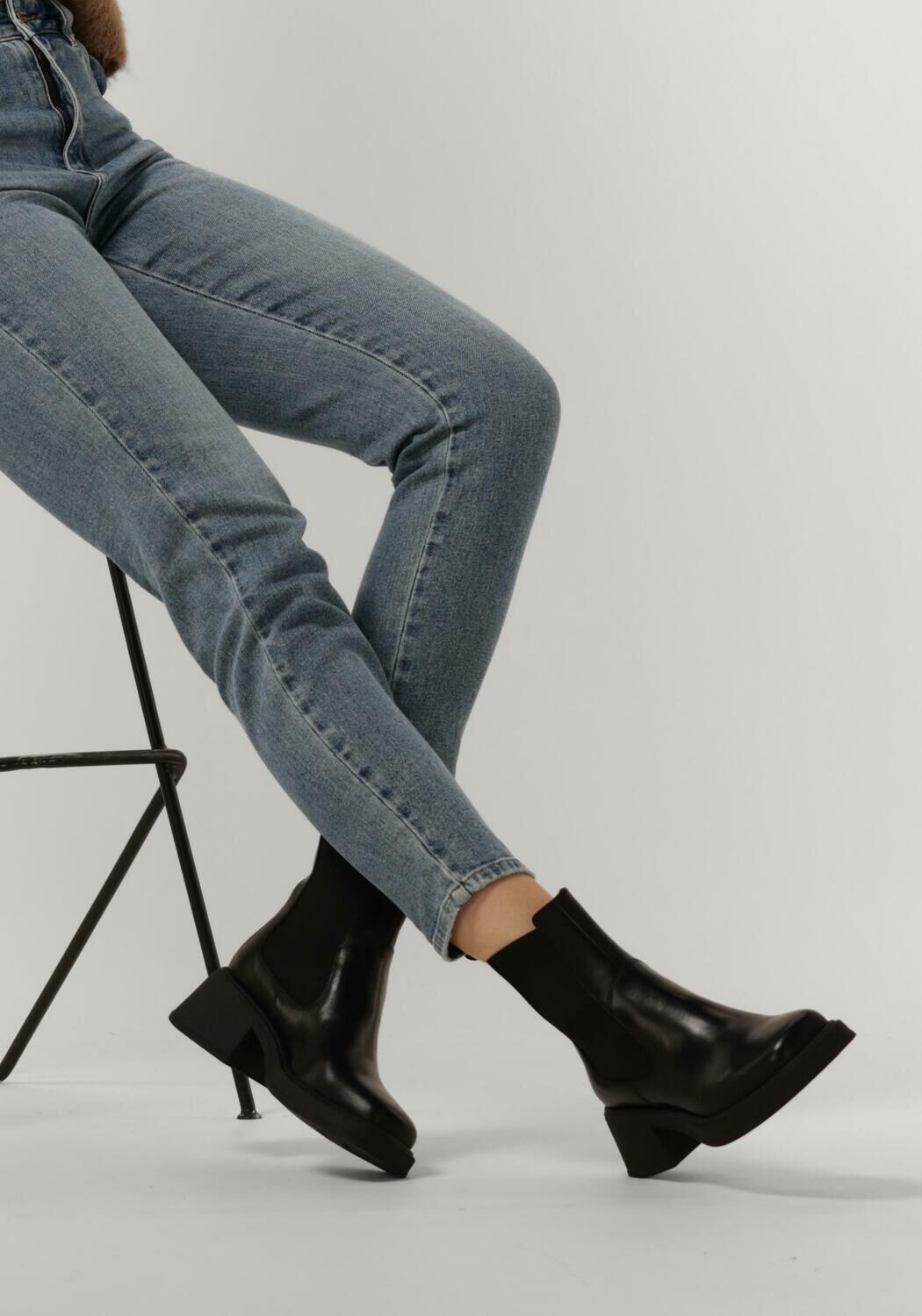 Vagabond black chelsea boots new arrivals