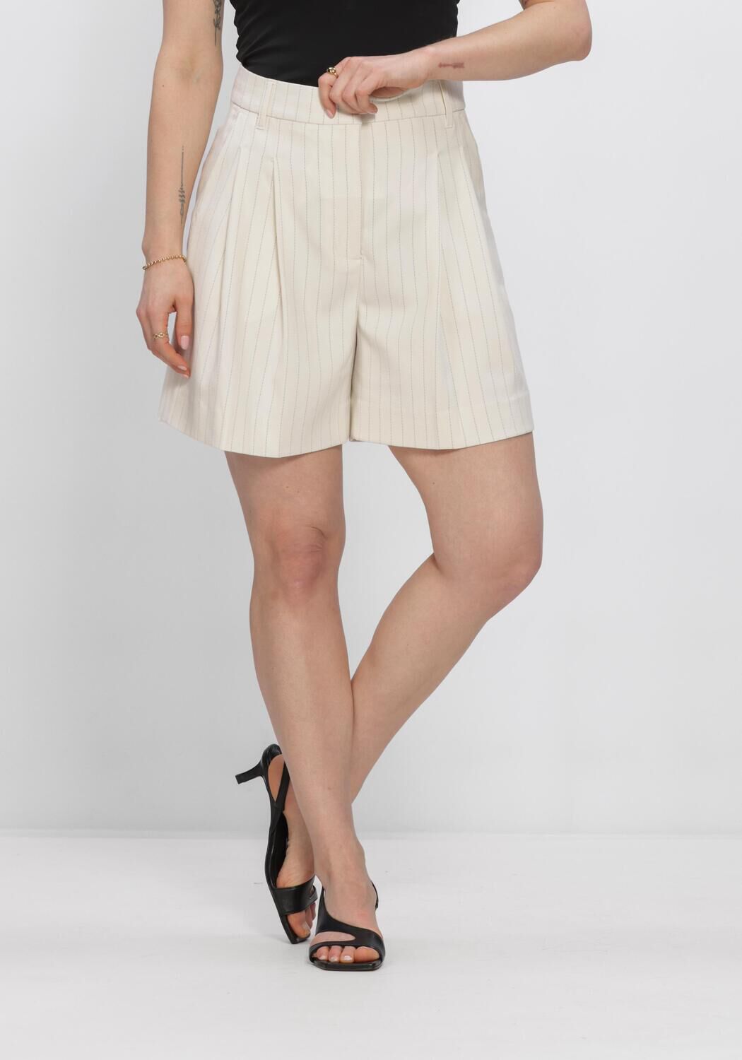 Ecru COPENHAGEN MUSE Kurze Hose CMTAILOR-SHORTS STRIPE - large