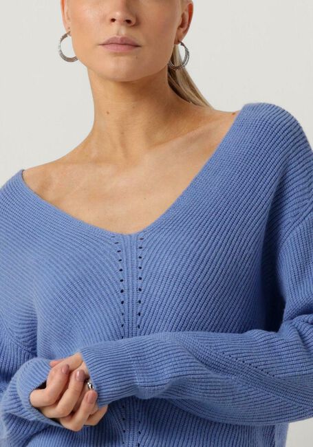 Blaue MINUS Pullover MIEKE V-NECK KNIT PULLOVER - large