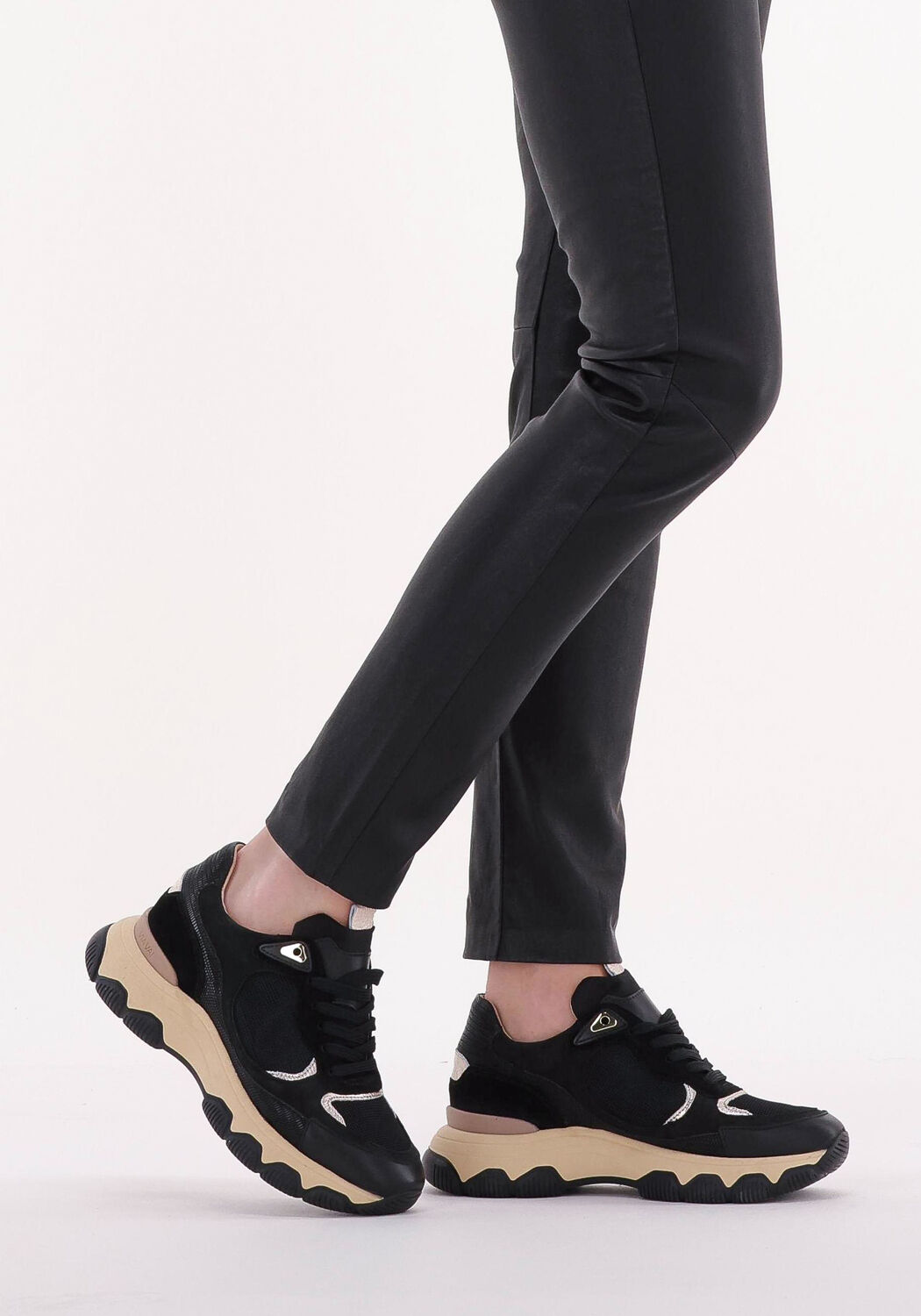 Schwarze VIA VAI Sneaker Low COCO TYE - large