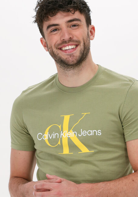 Grüne CALVIN KLEIN T-shirt SEASONAL MONOGRAM TEE - large