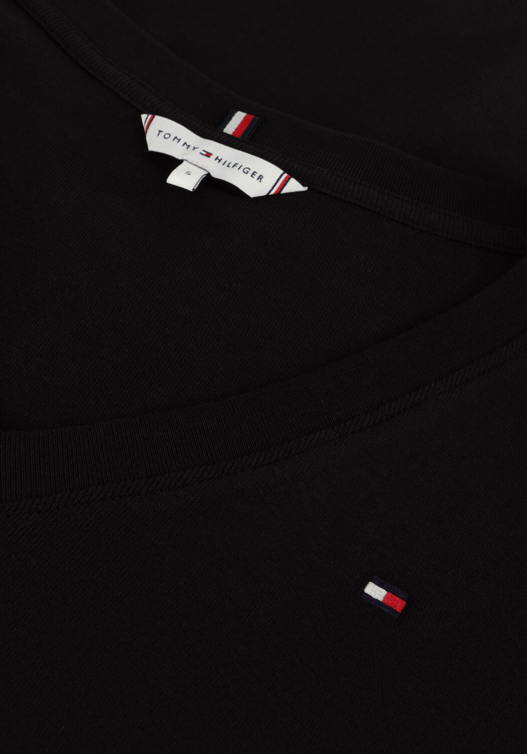 Schwarze TOMMY HILFIGER T-shirt NEW SLIM CODY V-NECK SS - large