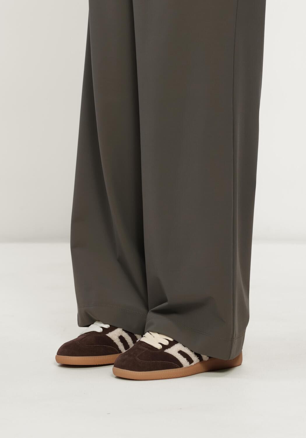 Braune BACK70 Sneaker Low CLOUD - large