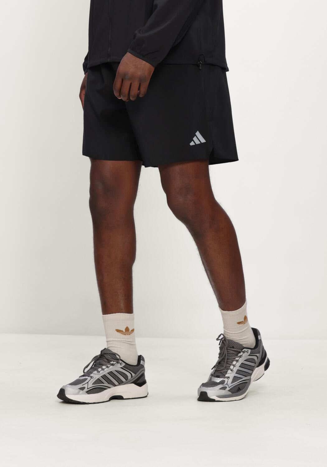Schwarze ADIDAS Sportshorts RUN ESS SHOR M - large