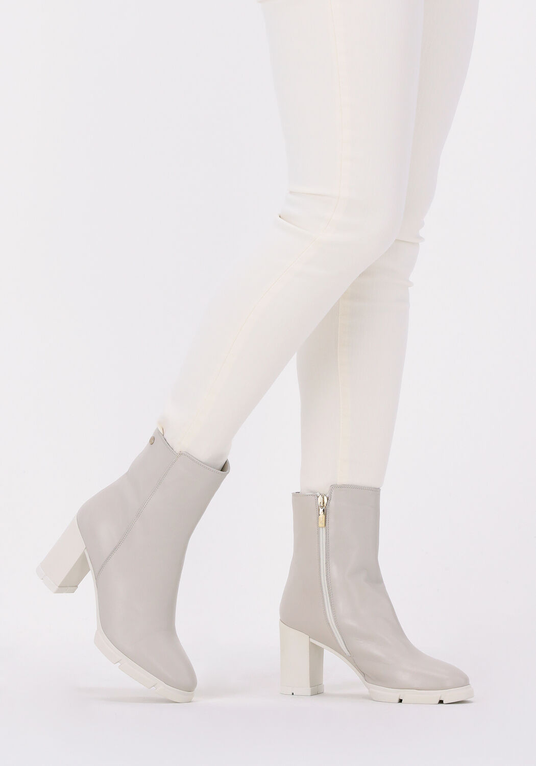 Wei&szlig;e NOTRE-V Stiefeletten 04-241 - large