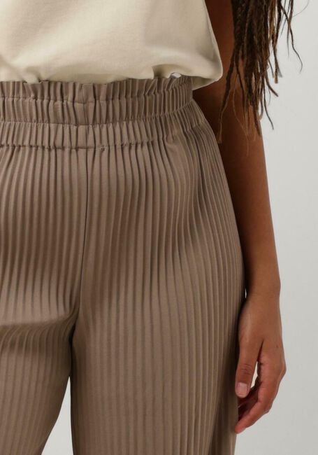 Braune Y.A.S. Weite Hose YASALISA HW PANT - large