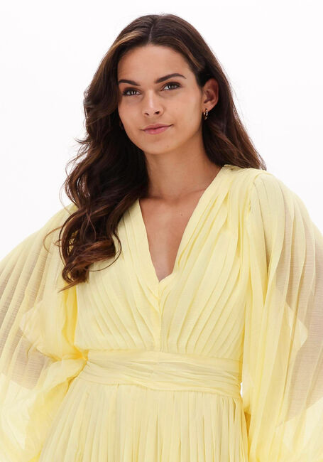 Gelbe NA-KD Maxikleid PLEATED CHIFFON MIDI DRESS - large
