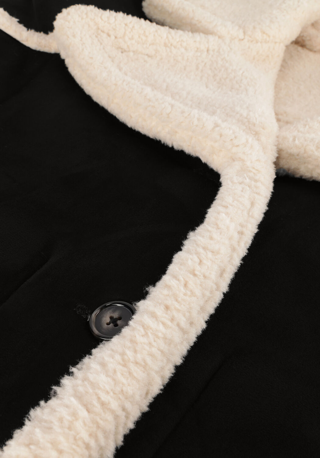 Schwarze OBJECT M&auml;ntel OBJKHALESI OVERSIZED COAT - large