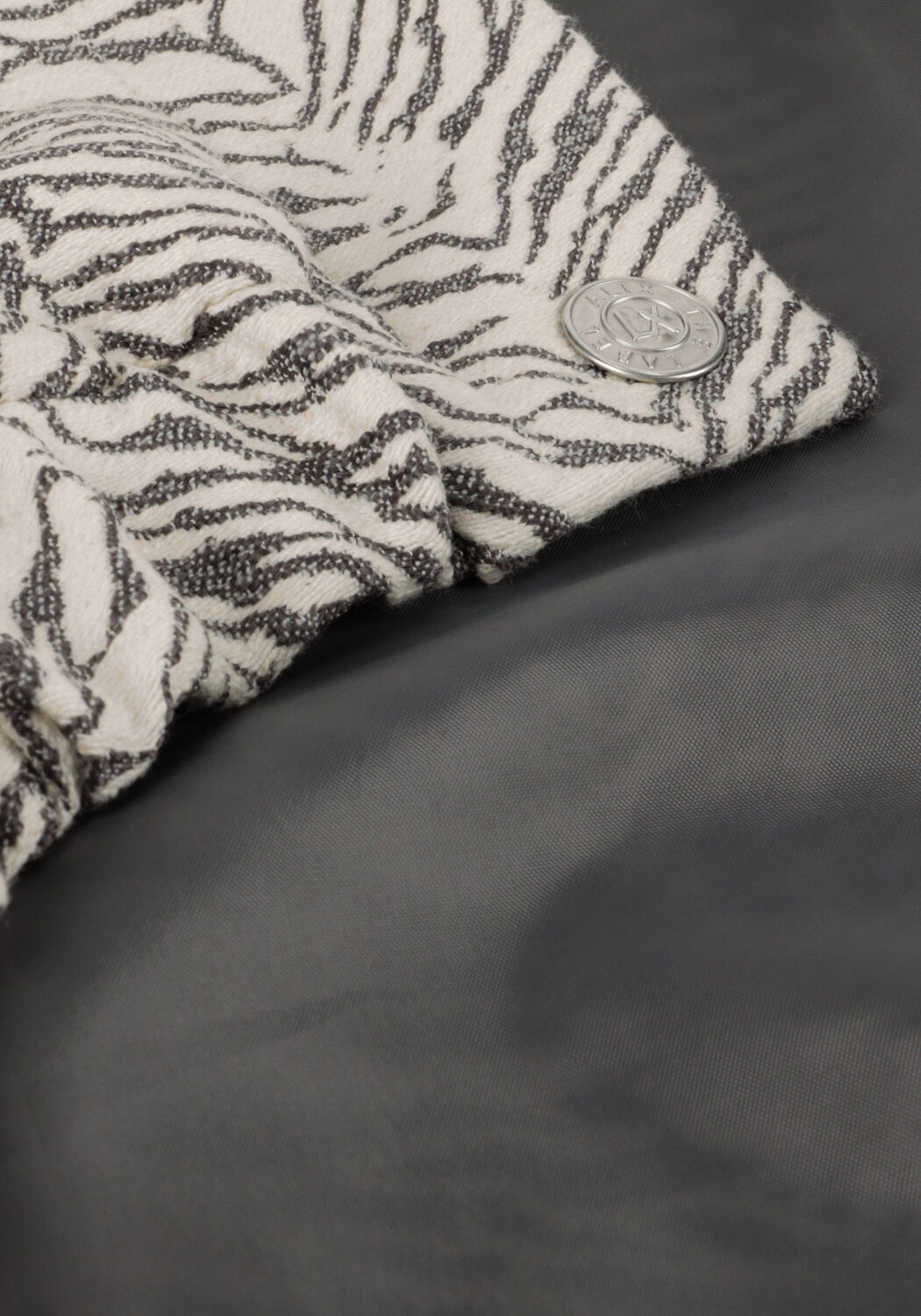 Graue ALIX THE LABEL Jack LADIES WOVE TIGER JACQUARD JACKET - large