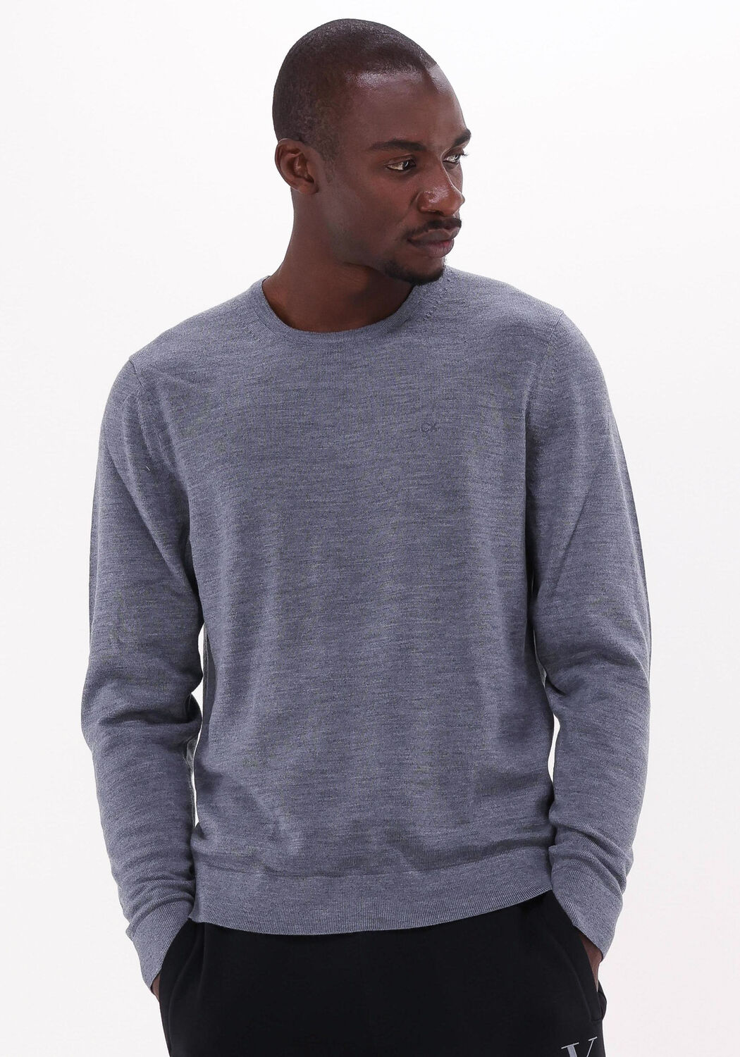 Large neck clearance sweater