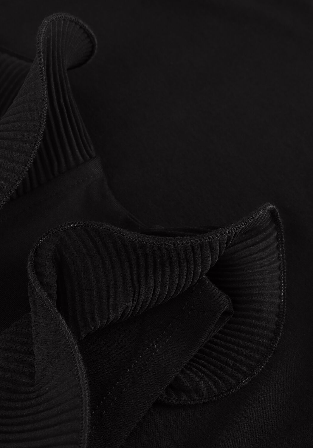 Schwarze JANSEN AMSTERDAM Top V309 TOP SLEEVELESS WITH RUFFLE DETAILS - large