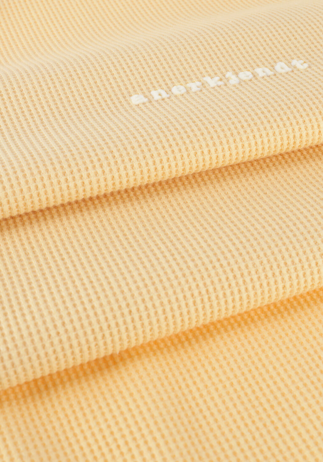 Gelbe ANERKJENDT T-shirt AKKIKKI S/S WAFFLE TEE - large