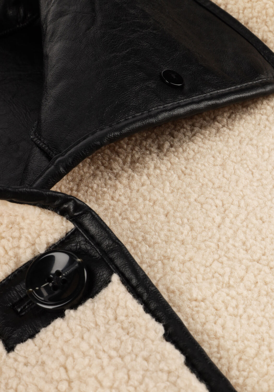 Schwarze KNIT-TED Lederjack COZY - large