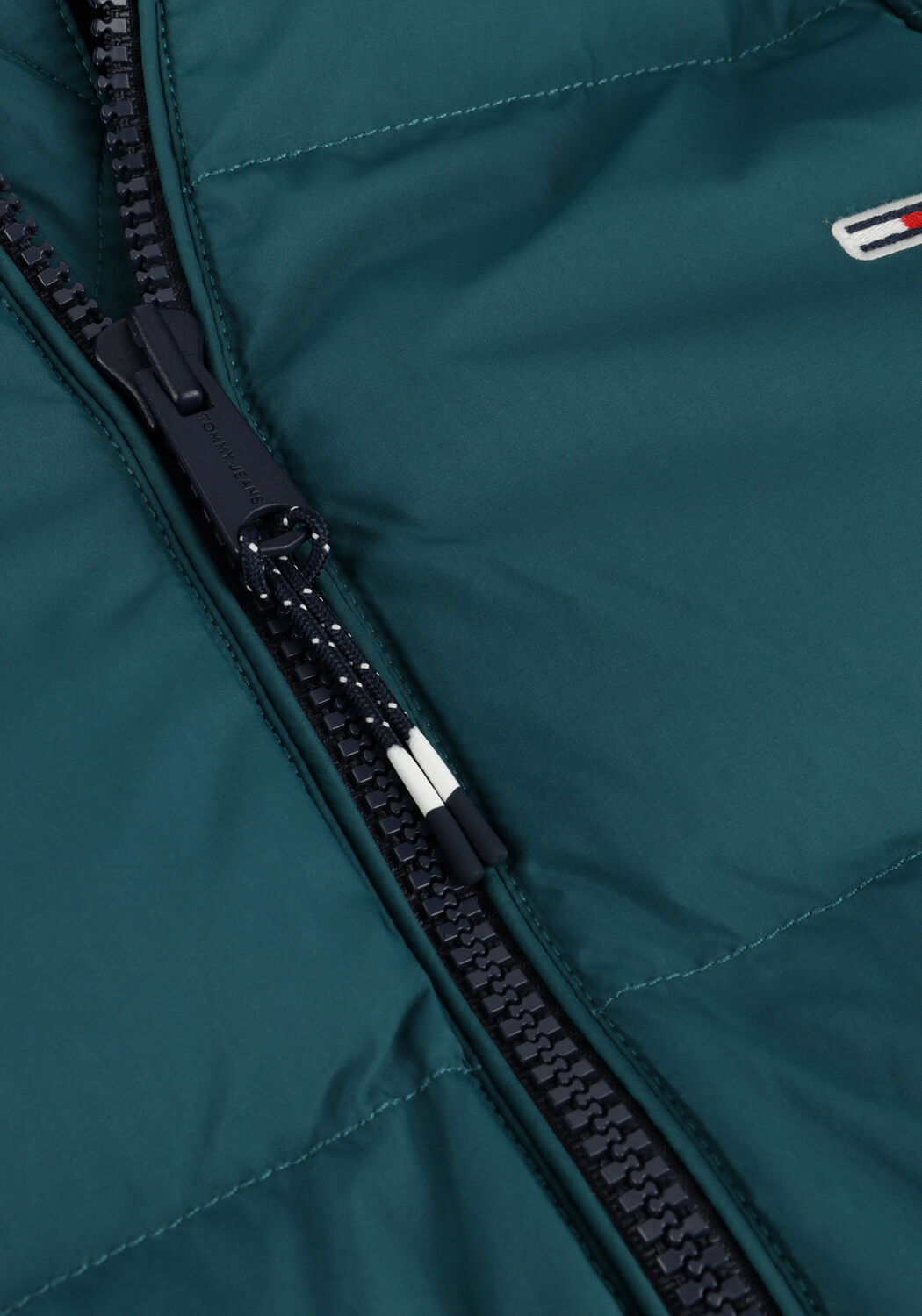 Gr&uuml;ne TOMMY JEANS Wattierte Jack TJM ESSENTIAL DOWN - large