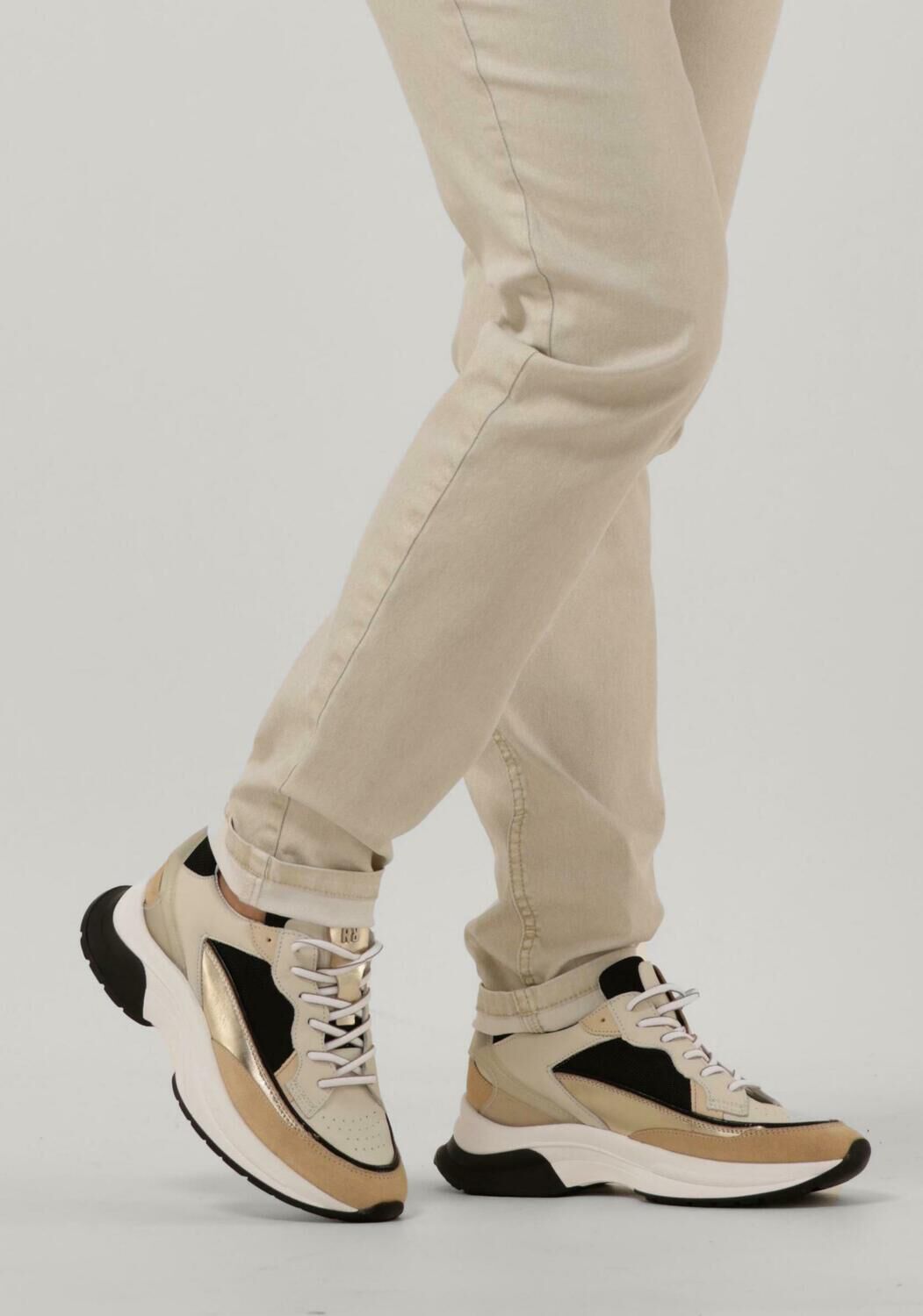 Goldfarbene RED-RAG Sneaker Low 76638 - large