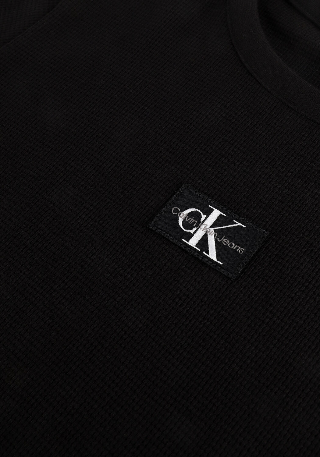 Schwarze CALVIN KLEIN T-shirt BADGE WAFFLE TEE W - large