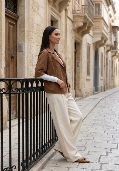 Camelfarbene STUDIO AR Jack CLARA GOAT SUEDE - large