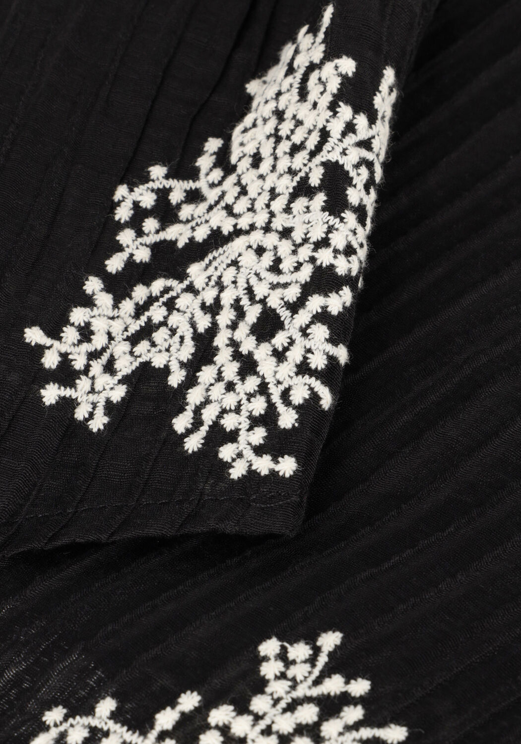 Schwarze NUKUS Top MONTEL TOP - large